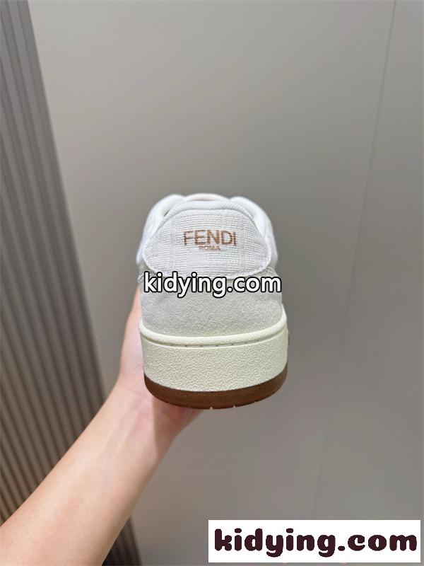 特に人気♥FENDI フェンディスニーカーコピー2026年最新大人らしいカジュアル-3