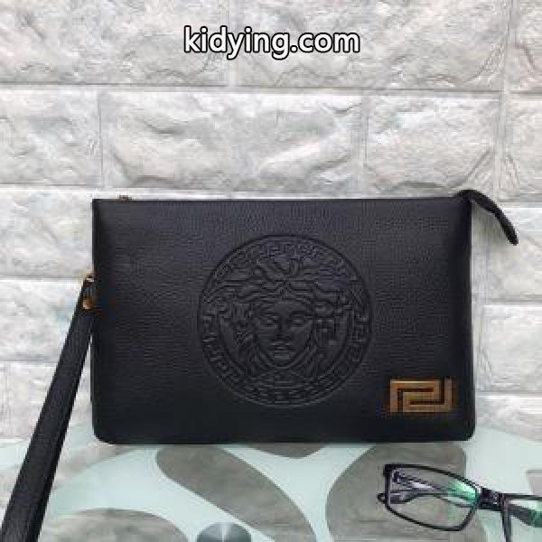 ふんわりまとって暖かお洒落 ヴェルサーチ ほっこりと温かみのある雰囲気に VERSACE ポーチ 冬コーデが華やぐ本命_ヴェルサーチ VERSACE_ブランド コピー 激安(日本最大級)-0