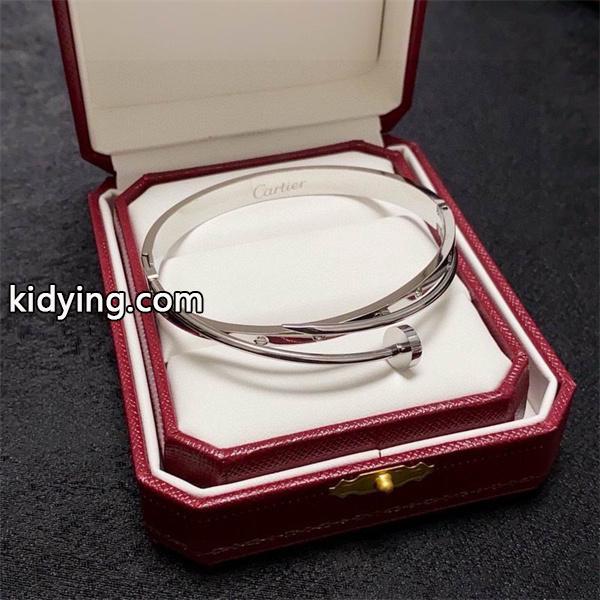 上質 ミニマルライン 鏡面仕上げ 洗練 ブレスレット Cartier カルティエ コピー-2
