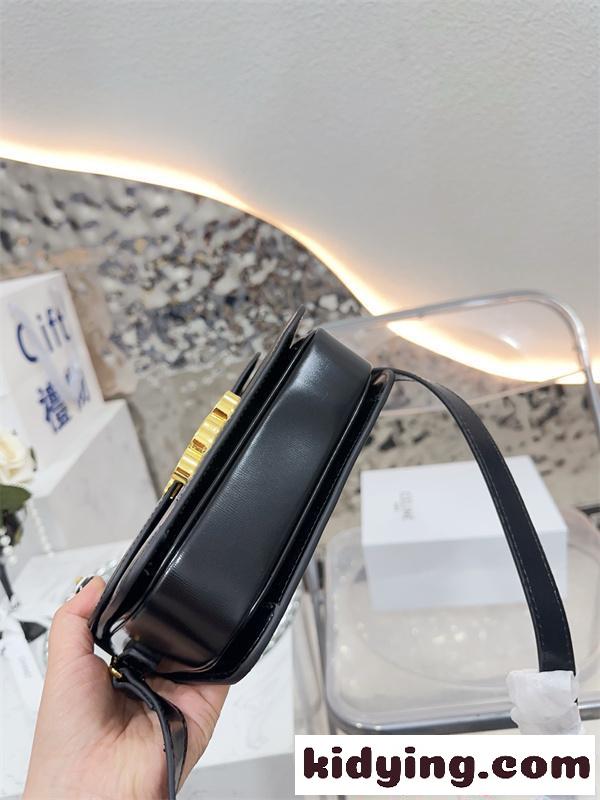 数量限定 高級感溢れる CELINE セリーヌ コピー ショルダーバッグ レディースお洒落-5
