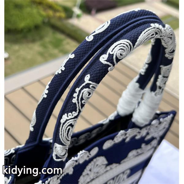 上品にもカジュアルにも ディオールトートバッグコピーDIOR 心躍る春夏ファッション 36.5×28×17.5cmブランド コピー 激安(日本最大級)-0