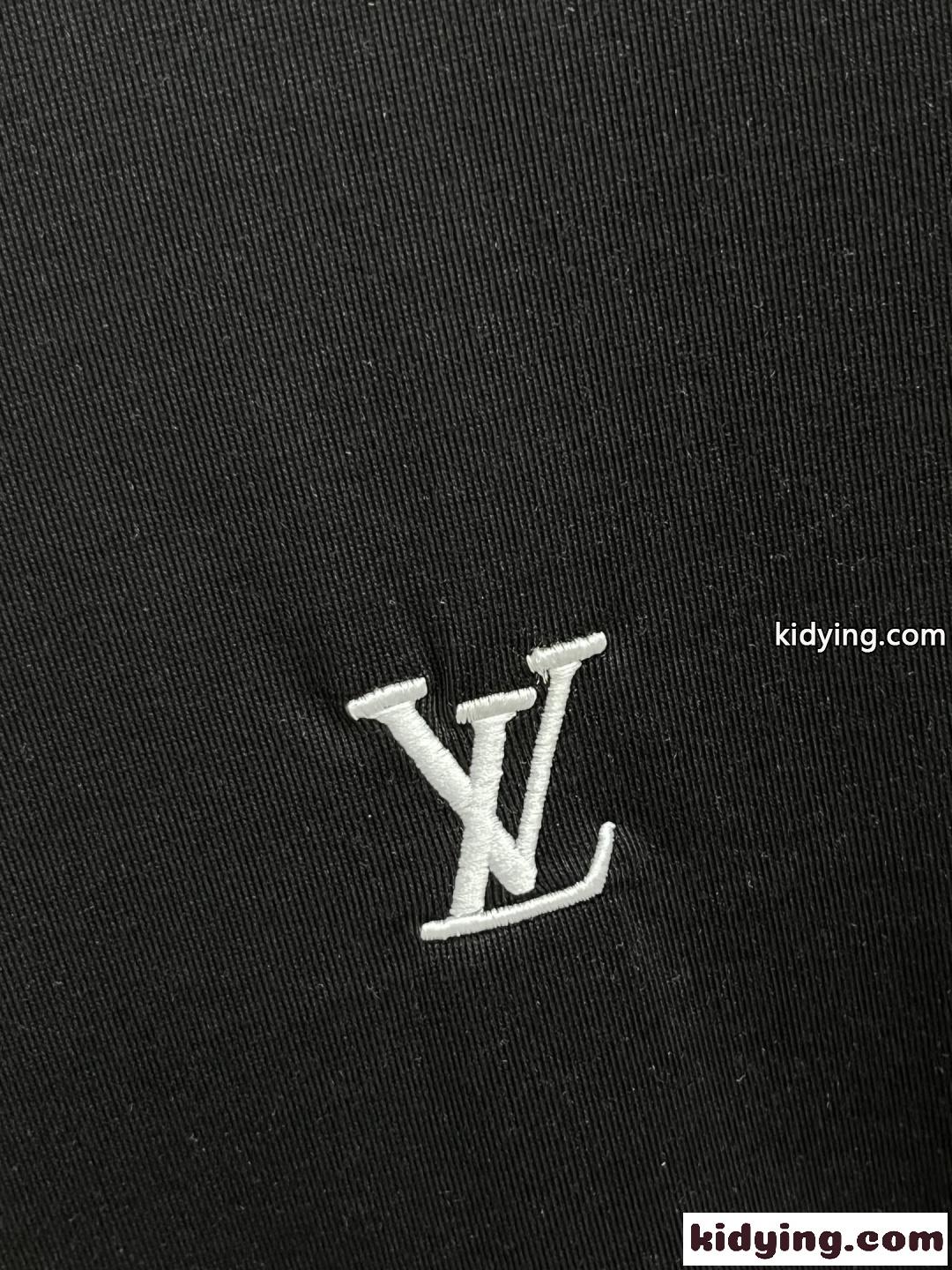 注目新作☆☆LV 26春夏新品ルイヴィトンtシャツコピー白Tシャツ普段着オフィスOK-4