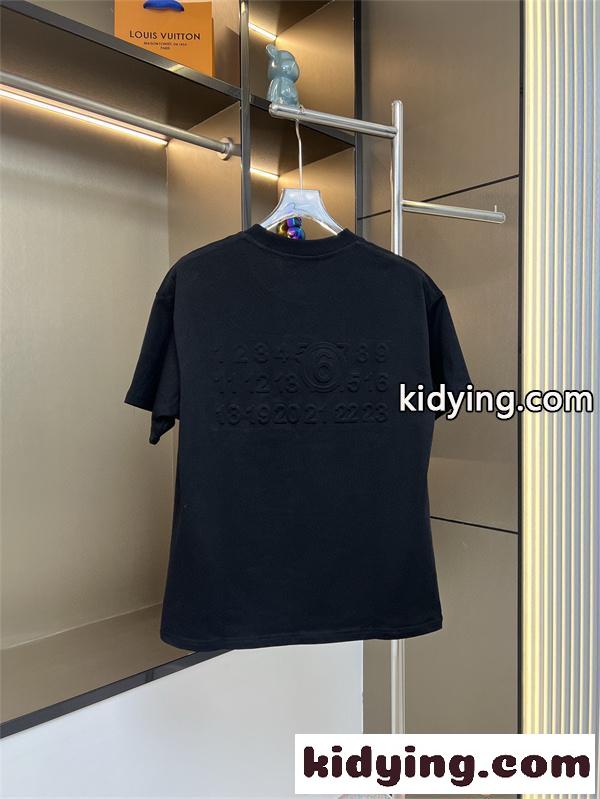 新作注目 ブラック ミニマル Maison Margiela メゾン マルジェラ スーパーコピー 刺繍 シンプル モード 半袖Tシャツ-6