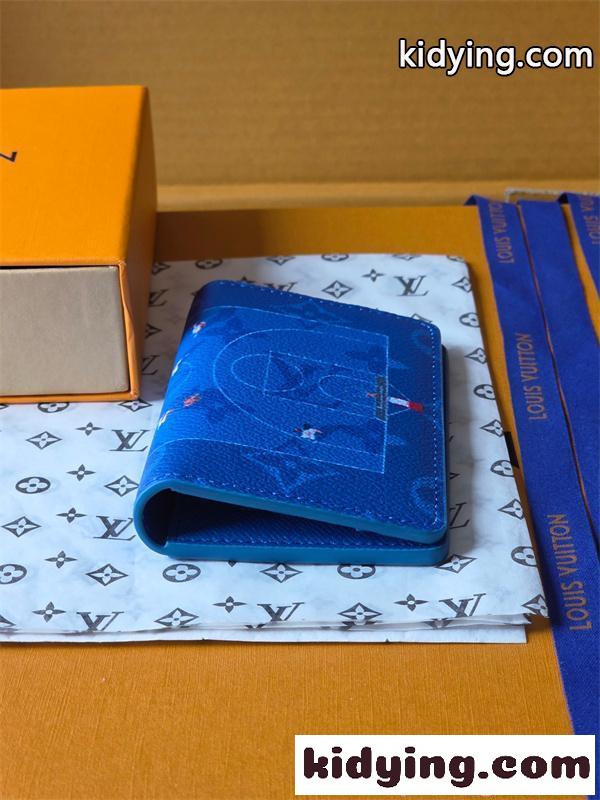ルイヴィトン コピー Louis Vuitton M26798 二つ折り財布 ブルー モノグラム スポーツプリント コンパクトウォレット メンズ カード収納 小銭なし-3
