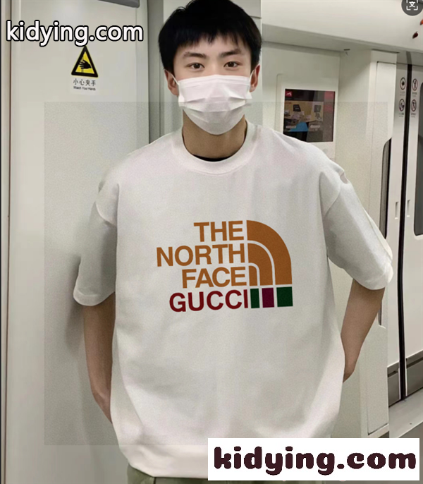 Gucci&TNFコラボグッチtシャツコピー&2026激安ユニセックスオーバーサイズ上品オシャレコーデ-0