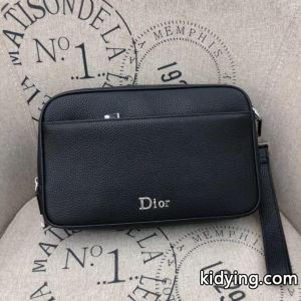 おしゃれの「主役」になる ディオール DIOR コーデに季節感をプラス ポーチ 2020年春夏の必需品_ディオール DIOR_ブランド コピー 激安(日本最大級)-0