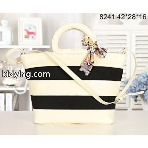 2014 人気激売れ BURBERRY バーバリー レディース手持ち&ショルダー掛 8241_バーバリー レディースバッグ_バッグ レディース_スーパーコピーブランド激安通販 専門店-0