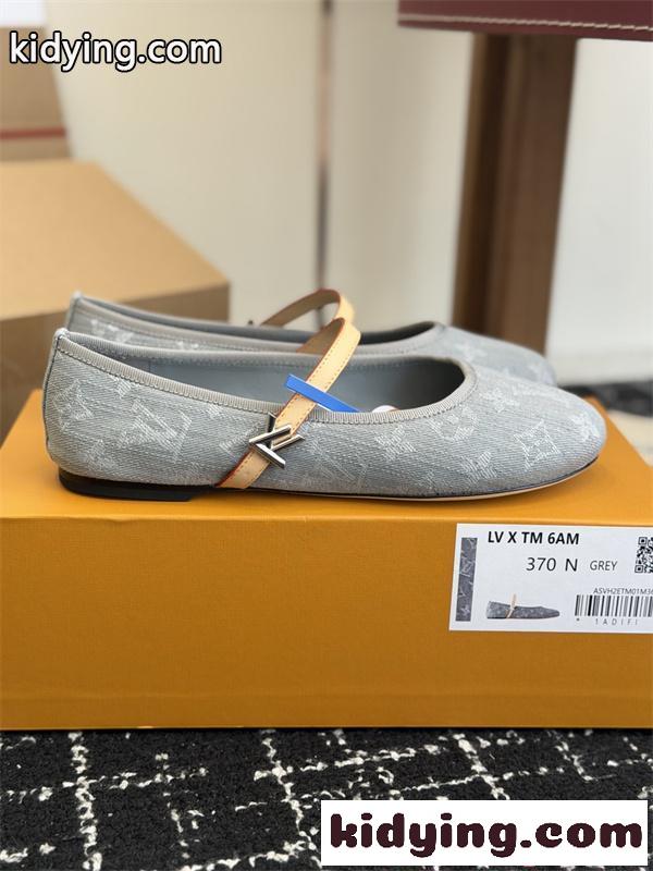 通勤上質❤LV ルイヴィトンフラットシューズコピー❤2026トレンド新作LOUIS VUITTONレディース靴-1