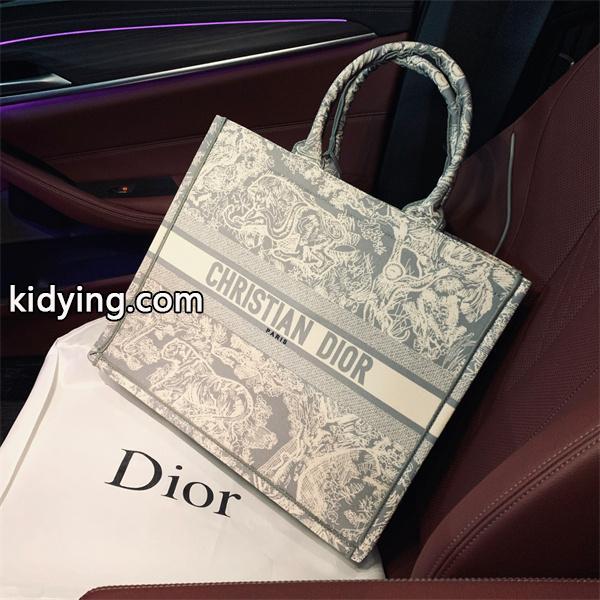 2019秋冬におすすめ着こなし ほっこりと温かみのある雰囲気に ディオール DIOR ハンドバッグ_ディオール DIOR_ブランド コピー 激安(日本最大級)-0