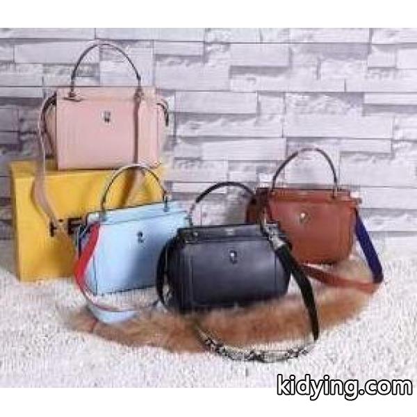 大人っぽいフェンディ ピーカブー コピー、Fendiの新作登場のレディースハンドバッグ_フェンディ FENDI_ブランド コピー 激安(日本最大級)-4