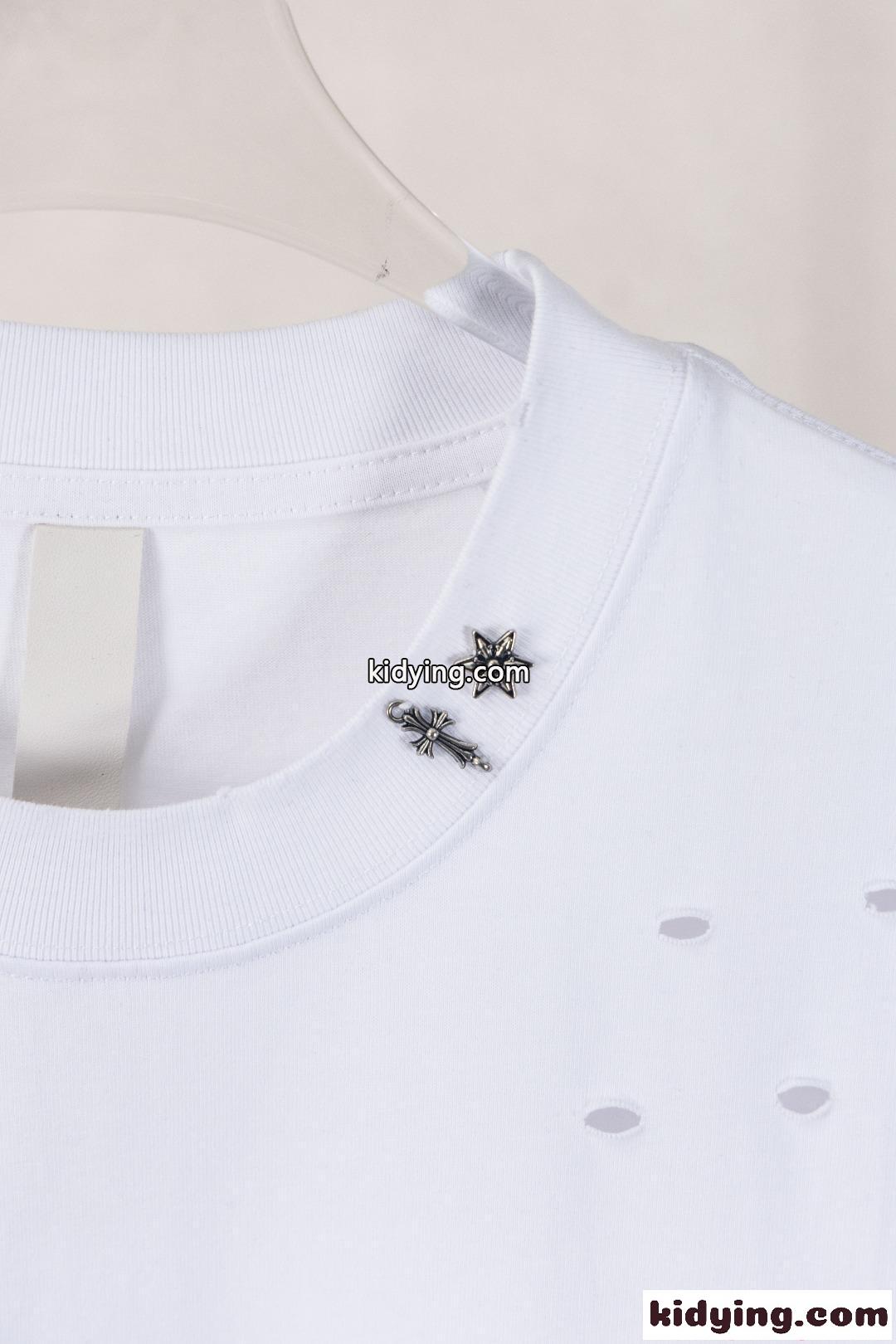 ノースリーブTシャツ ホワイト クロムハーツ コピー Chrome Hearts ダメージ加工 破れデザイン メタルクロス装飾 スタッズ風パーツ ワンポイントロゴ 綿素材 通気性 クルーネック ルーズシルエット ストリート ユニセックス 夏人気-3