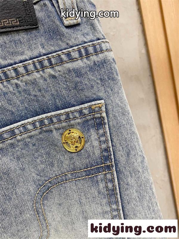 ライトウォッシュ トレンドスタイル ストリートラグジュアリー VERSACE ヴェルサーチ コピー デニムパンツ 定番アイテム-8