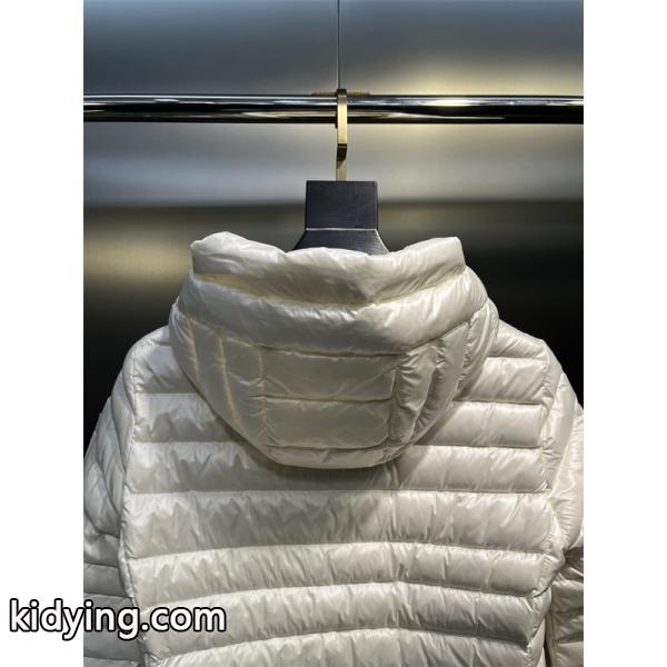 トレンド最前線 2026新作対応 MONCLER モンクレール コピー ライトダウン 着心地最高-6
