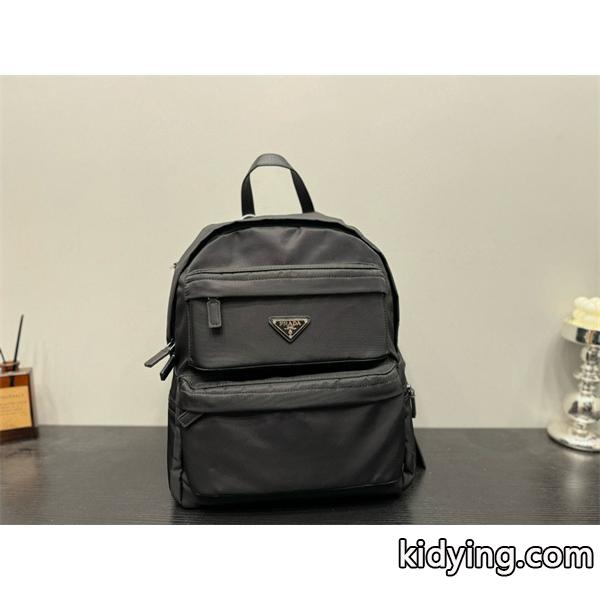 シンプル で エレガントな スクエアバック メンズ ブラック 人気商品 PRADA プラダ コピー-6