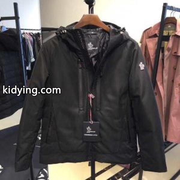 3万円以内新作商品 海外限定評価いい MONCLER モンクレール ダウンジャケット絶対安いです_男性用ダウンジャケット_モンクレール特集_スーパーコピーブランド激安通販 専門店-0