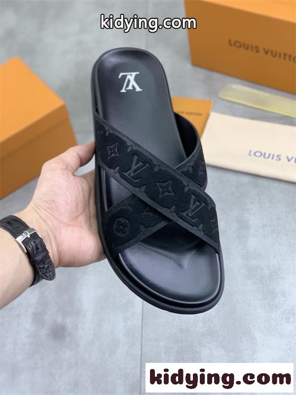 新作 【LOUIS VUITTON】ルイヴィトンサンダルコピー優しい使い勝手上質なアイテム-1