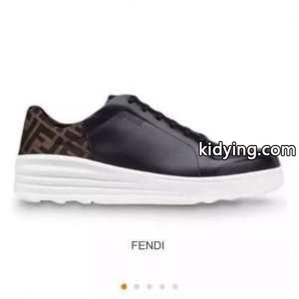 秋冬ファッションをバランスよく仕上げる フェンディ ランニングシューズ この冬にしたい素敵なスタイル FENDI 秋冬ファッションの決め手_フェンディ FENDI_ブランド コピー 激安(日本最大級)-0
