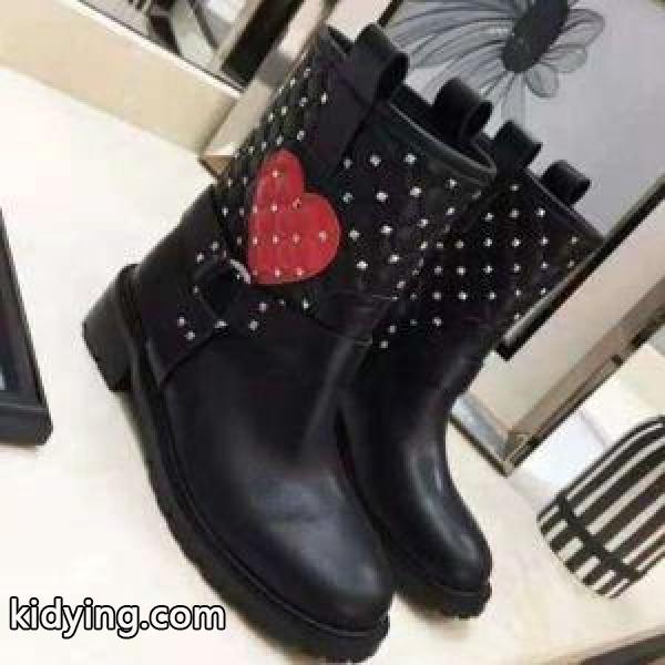 人気沸騰なアイテム ヴァレンティノVALENTINO 2018秋冬新作コレクション ショートブーツ 新色登場_ヴァレンティノ VALENTINO_ブランド コピー 激安(日本最大級)-0