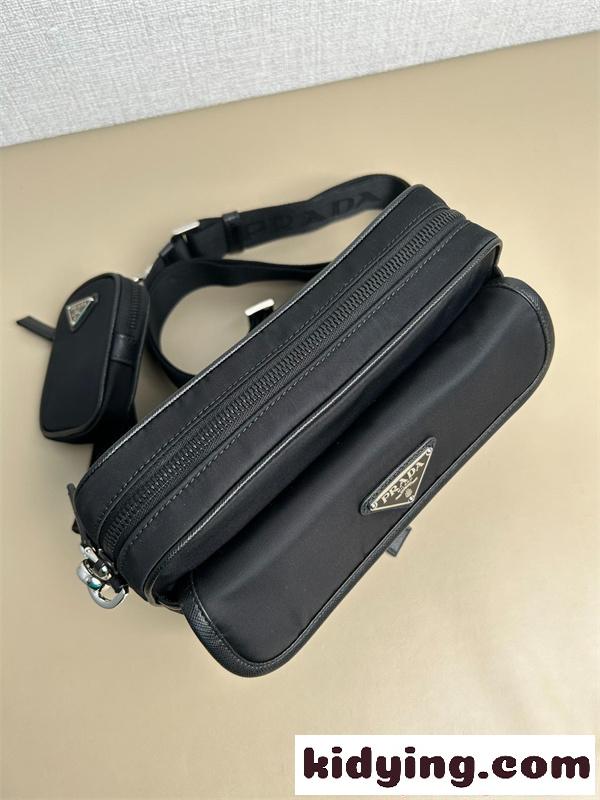 ショルダーバッグ PRADA コピー バッグ 本革 トライアングルディテール プラダ ブラック 取り外しミニポーチ付き 軽量 防水風-7