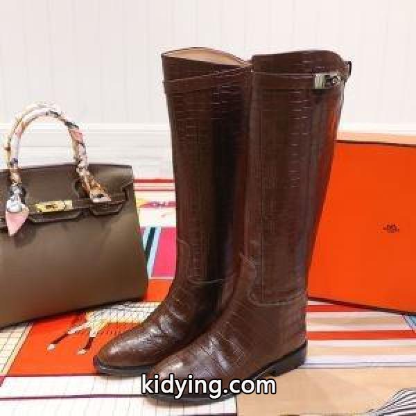 レザーブーツ 今年らしいトレンド感のある着こなし エルメス 2019秋冬におすすめ着こなし HERMES 簡単にコーデをおしゃれに演出_エルメス HERMES_ブランド コピー 激安(日本最大級)-0
