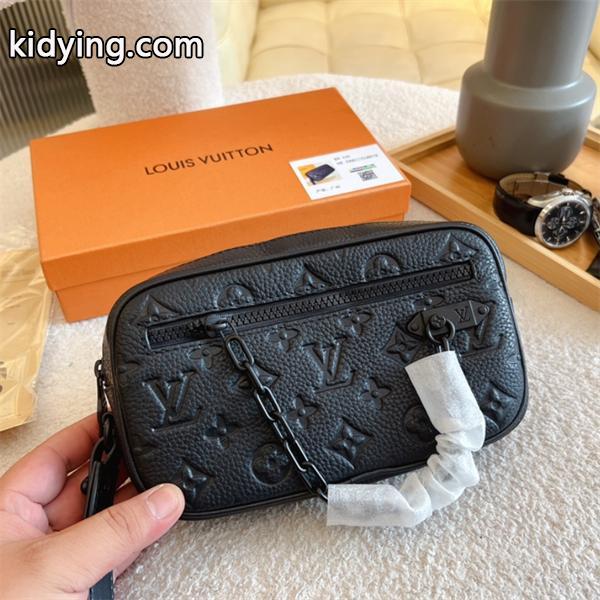 ふんわりまとって暖かお洒落 ルイ ヴィトン LOUIS VUITTON ほっこりと温かみのある雰囲気に 手持ちバッグ 程よい抜け感を演出_ルイ ヴィトン LOUIS VUITTON_ブランド コピー 激安(日本最大級)-0