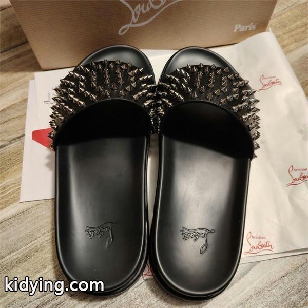 Christian Louboutin 激安 メンズ スタッズ フラットサンダル クッションインソール レッドソール-1