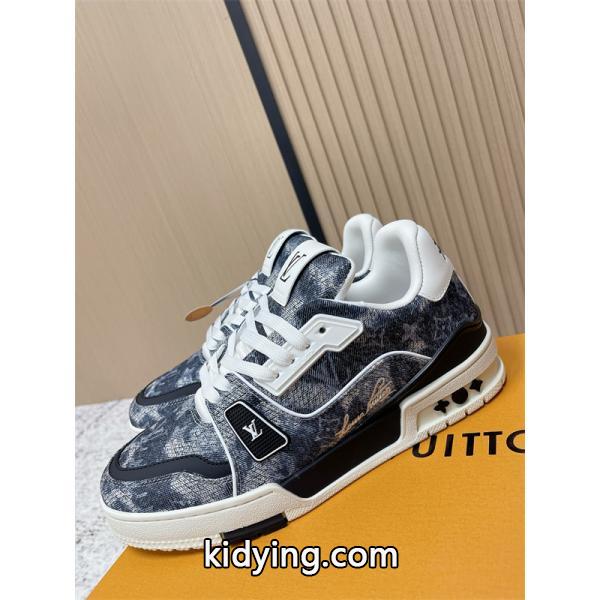 LV trainer☆☆大胆なトレンド感を楽しむ ルイ ヴィトンスニーカースーパーコピー 春夏のお出かけを軽快に LOUIS VUITTONブランド コピー 激安(日本最大級)-4