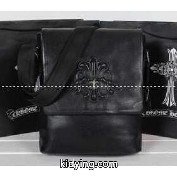 フロントに大きい花模様ロゴが付くクロムハーツ、Chrome Heartsの黒いメンズショルダーバッグ_クロムハーツ CHROME HEARTS_ブランド コピー 激安(日本最大級)-0
