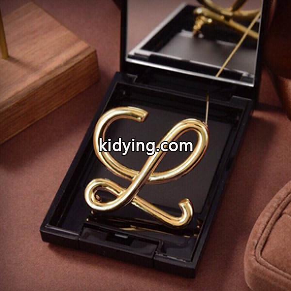 今が買い! LOEWE Brooch ロエベコピーブローチ 2022春夏新作入荷 限定セール高品質 人気 風合いのあるゴールド-0