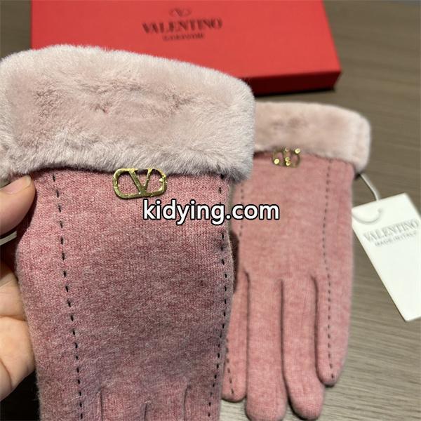 ブラック ファーカフス V ロゴ 手袋 ヴァレンティーノ Valentino コピー 秋冬 温か 上品 トレンド-4