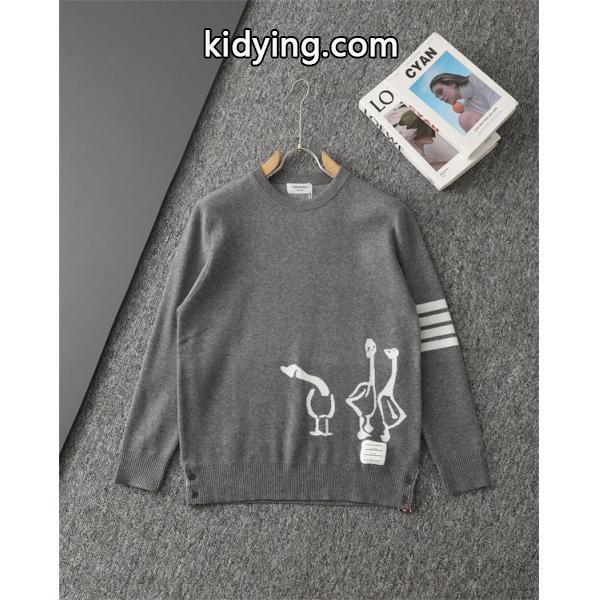 グレー × ブラック 2 色 白鳥柄 四条纹袖 円领 セーター トムブラウン Thom Browne コピー 秋冬可愛い 定番-2