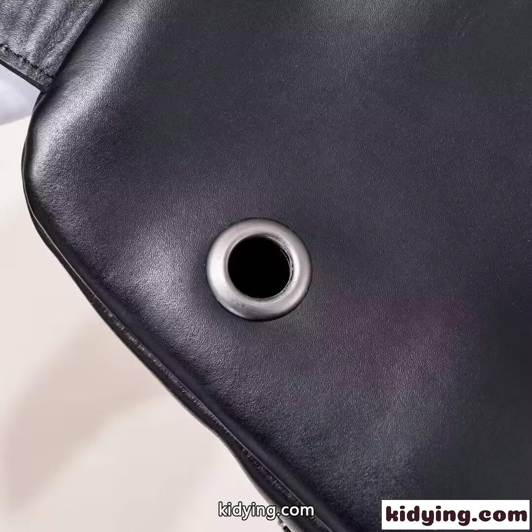 ボディバッグ メンズ 斜め掛け BOTTEGA VENETA 軽量レザー調 多収納 カジュアルストリート ボッテガヴェネタ スーパーコピー-1