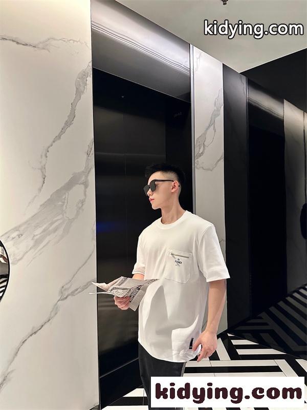 好評継続 半袖Tシャツ ポケット 滑らか質感 シンプル FENDI フェンディ コピー-6