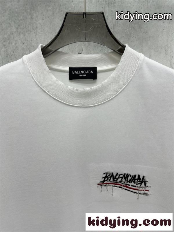 バレンシアガ コピー ビッグロゴ Tシャツ 半袖 ワイドシルエット ブラック ホワイト 前後デザイン 分割文字 Balenciaga系 ラフ感-5