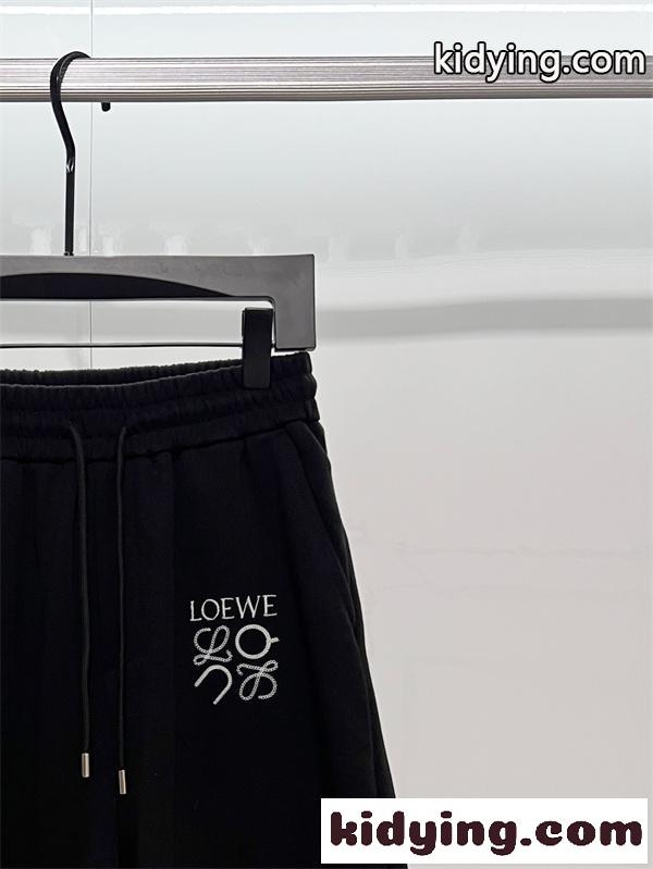 2026人気LOEWE日常使いから通勤まで活躍 軽奢カジュアルショーツ 無地風シンプルカットロエベショットパンツコピー-5