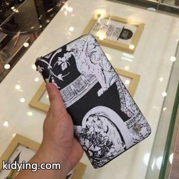 お洒落アイテム VERSACE 2018最新入荷 通気性が抜群 ヴェルサーチ財布_ヴェルサーチ VERSACE_ブランド コピー 激安(日本最大級)-0
