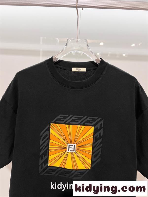 2026新作 話題 FENDI フェンディ コピー 半袖Tシャツ プリント 滑らか素材 ストリート-4