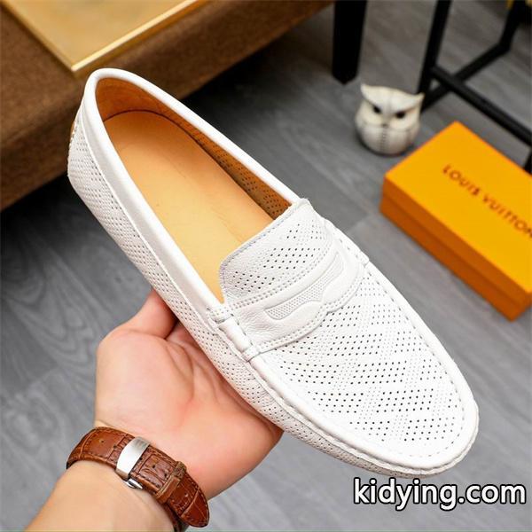 特に今期の春夏注目 海外のファッション新品 トレンド主役級 LOUIS VUITTON ルイ ヴィトンモカシンシューズコピー 激安(日本最大級)-0