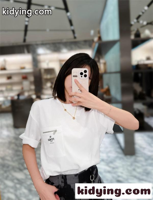 好評継続 半袖Tシャツ ポケット 滑らか質感 シンプル FENDI フェンディ コピー-8