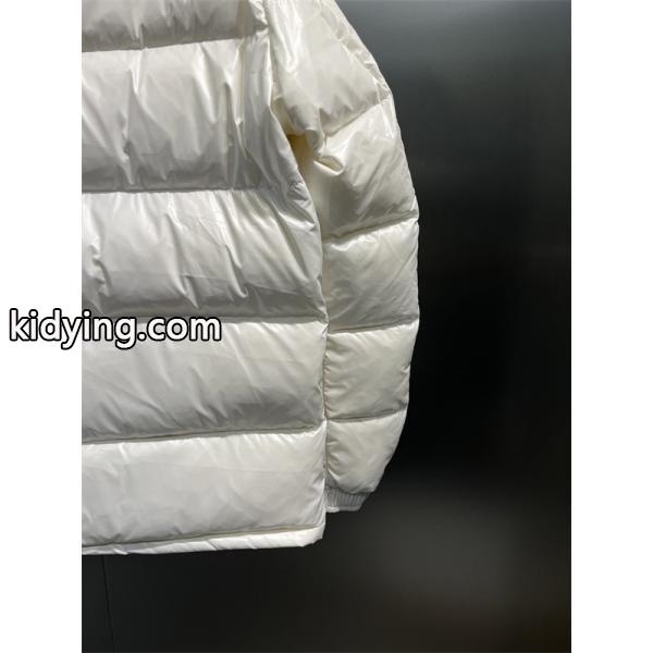 人気急上昇！スノーホワイト 光沢仕上げ 冬映えデザイン モンクレール コピー Moncler ダウンジャケット-6