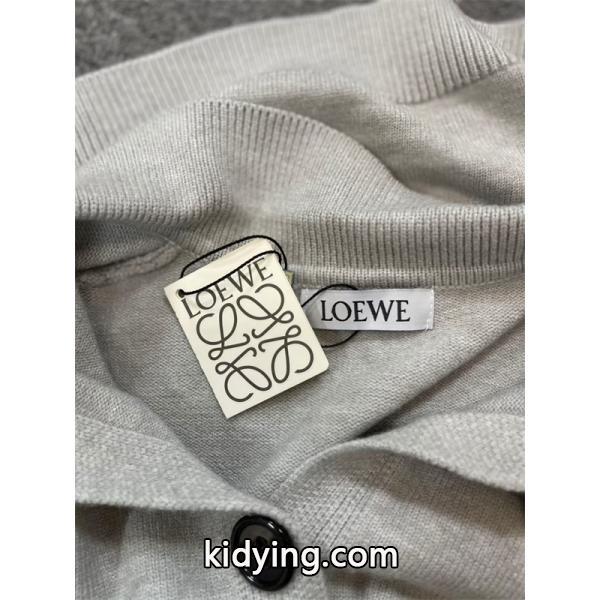 ロエベ LOEWE 偽物 カーディガン グレーレザーポケットデザイン 高級感あふれる上品アウター-3