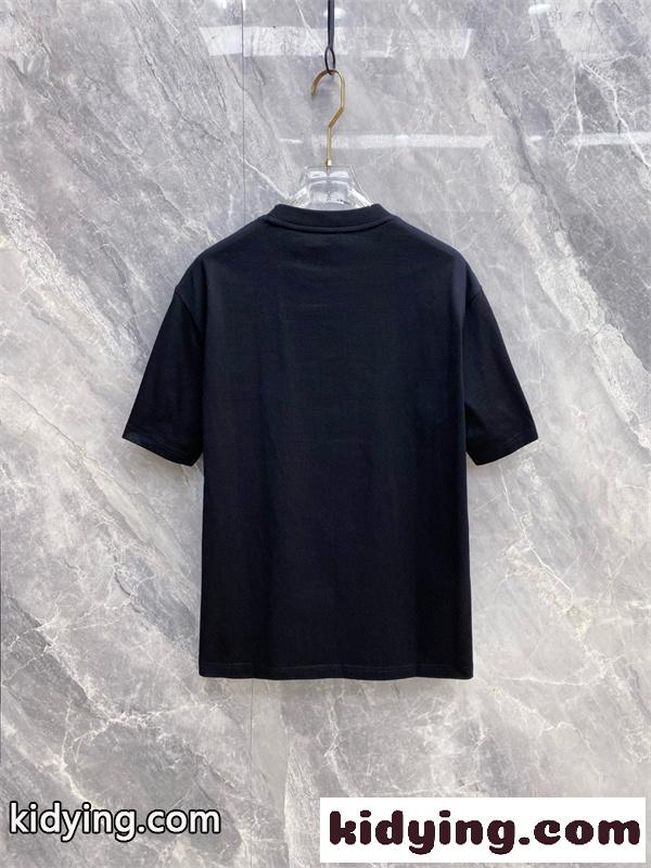WORLD TOURロゴ フロントプリント 限定ムード 評判アイテム MONCLER モンクレール コピー 半袖Tシャツ-2
