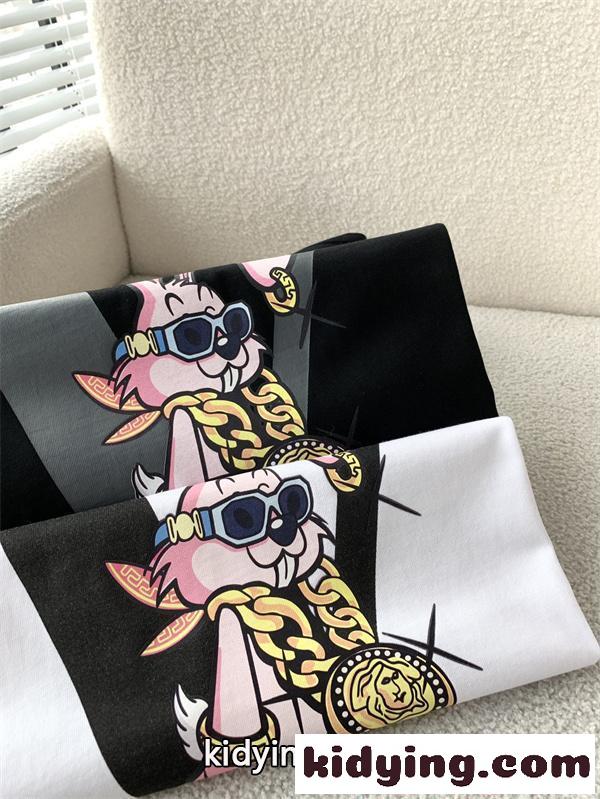 ヴェルサーチ コピー ストリート風 ラビットキャラ プリント 半袖Tシャツ ブラック ホワイト対応 ゆったりシルエット カジュアル人気-2