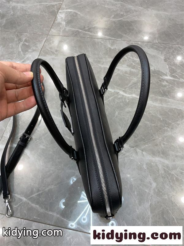 プラダ ビジネスバッグコピー秋こそ楽しめるアイテム PRADA今年らしいおすすめ新品  ブランド激安通販 専門店-4