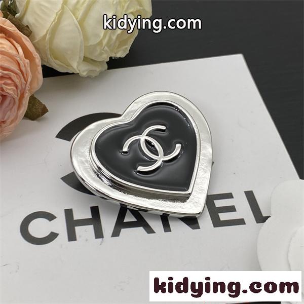 ブローチ レディース CHANEL スーパーコピー ハートモチーフ エレガント シャネル 高級感 コーデ-3