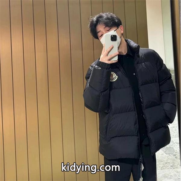 Moncler 朝夕防寒ブラック落ち着き 温かさ満点 日常使い最適 モンクレール スーパーコピー ダウンジャケット-0