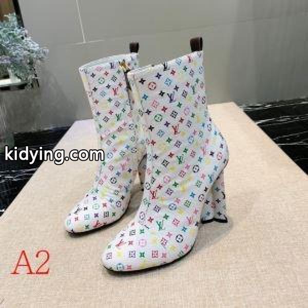 3色可選 ナチュラルコーデに使いやすい ルイ ヴィトン LOUIS VUITTON ふんわりまとって暖かお洒落 レザーブーツ ほっこりと温かみのある雰囲気に_ルイ ヴィトン LOUIS VUITTON_ブランド コピー 激安(日本最大級)-1