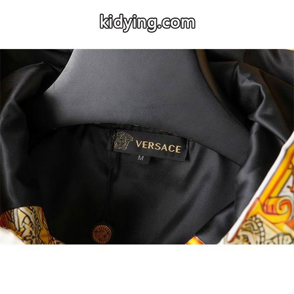 ヴェルサーチジャケットコピーVERSACE 2025年秋冬最新のトレンド_ブランド コピー 激安(日本最大級)-4