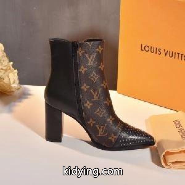LOUIS VUITTON ナチュラルコーデに使いやすい ルイ ヴィトン ふんわりまとって暖かお洒落 ハイヒール 程よい抜け感を演出_ルイ ヴィトン LOUIS VUITTON_ブランド コピー 激安(日本最大級)-0