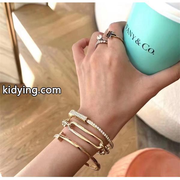 ブレスレット最新のトレンド ティファニー この秋トレンドに合わせる着こなし Tiffany&Co ティファニー ブランド コピー 激安(日本最大級)-0